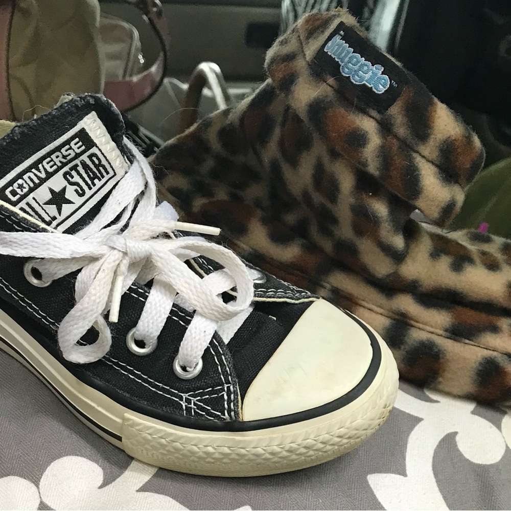 Lil girls converse shoes and snuggles house shoes. Both like new .